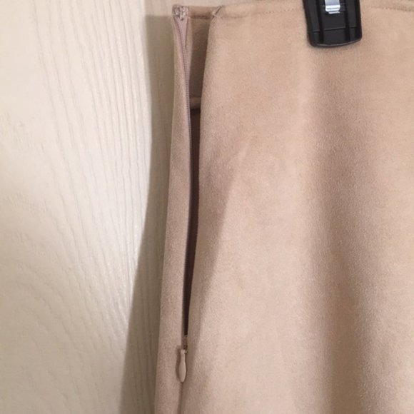 NWT Lucy Paris Beautiful Nude Suede Wrap Skirt!!!✨ - Picture 8 of 9